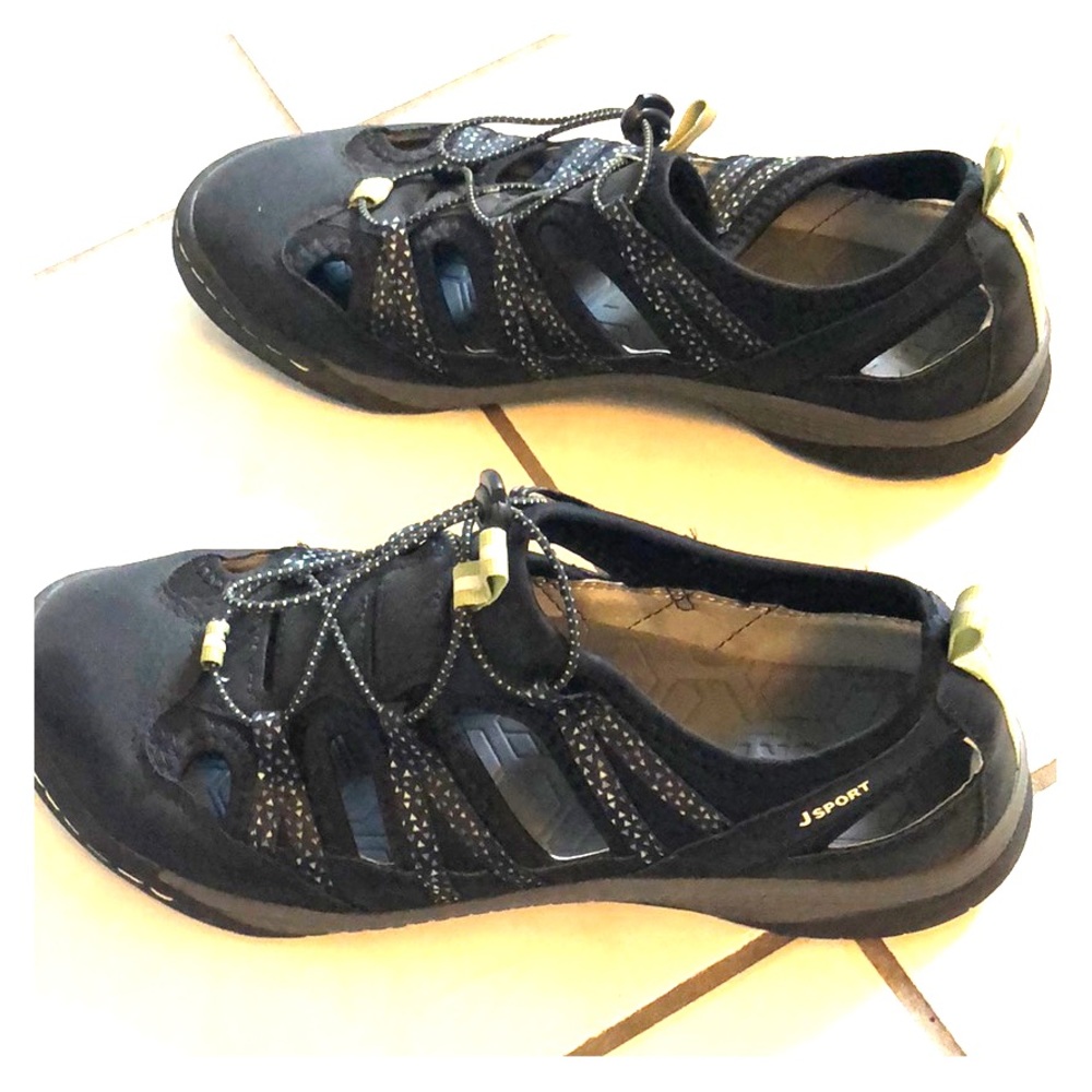 JSport active shoes, adjustable & traction soles